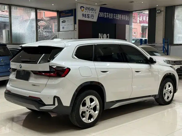 BMW X1 — Фото автомобиля 4