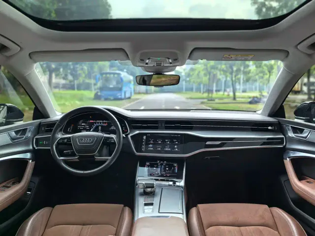 Audi A7L — Фото автомобиля 9