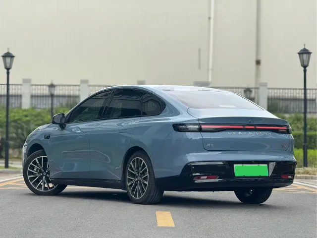 Leapmotor B01 — Фото автомобиля 3
