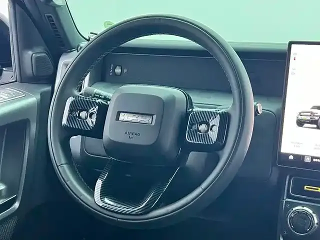 iCAR V23 — Фото автомобиля 11