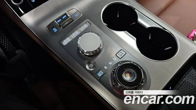 Genesis GV70 — Фото автомобиля 12