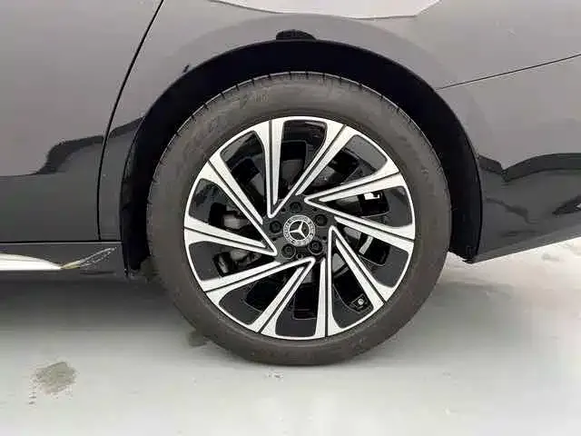 Mercedes-Benz E-Class — Фото автомобиля 14