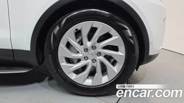 Land Rover Discovery — Фото автомобиля 5