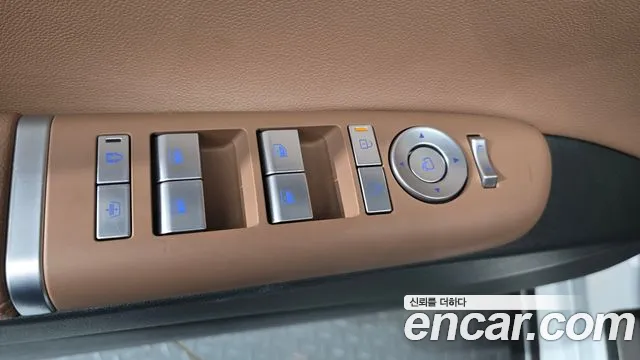 Hyundai Grandeur GN7 — Фото автомобиля 30