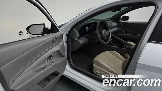 Hyundai Avante CN7 — Фото автомобиля 9