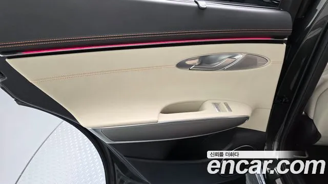 Genesis GV70 — Фото автомобиля 14
