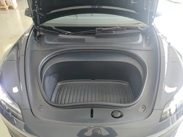 Tesla Model 3 — Фото автомобиля 19