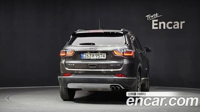 Jeep Compass — Фото автомобиля 4