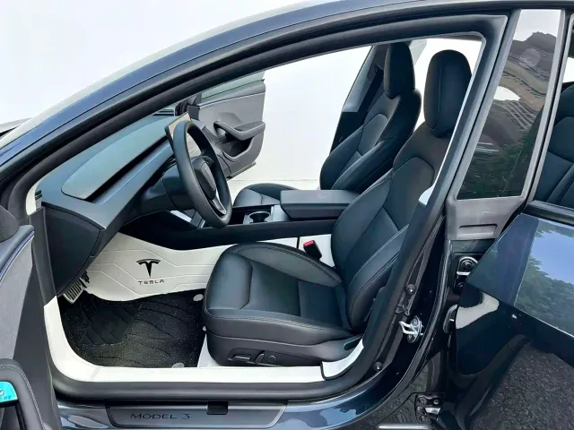 Tesla Model 3 — Фото автомобиля 3