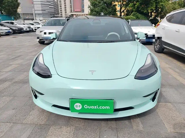 Tesla Model 3 — Фото автомобиля 2