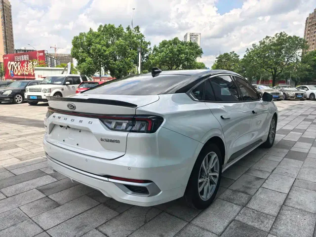 Ford Mondeo — Фото автомобиля 6
