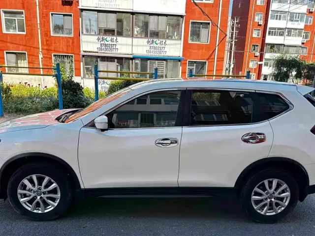 Nissan X-Trail — Фото автомобиля 3