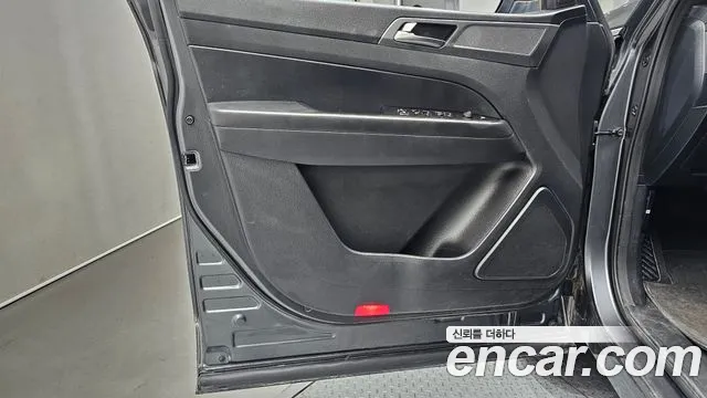 KG_Mobility_Ssangyong Rexton Новый Rexton Sport Дизель 2.2 4WD — Фото автомобиля 24