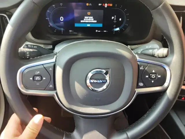 Volvo S60 — Фото автомобиля 15