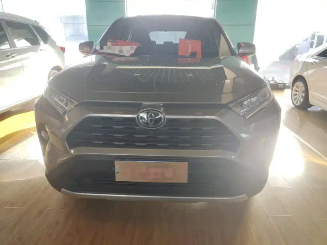 Toyota RAV4 — Фото автомобиля 2