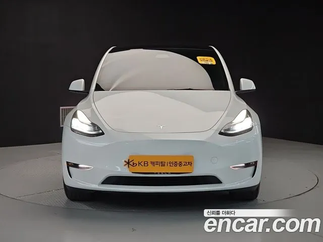 Фотография автомобиля — Tesla Model Y