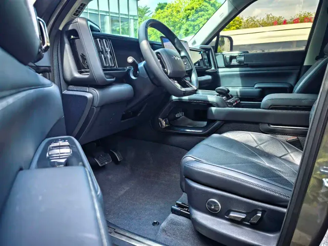 BYD FangChengBao Leopard 5 — Фото автомобиля 8