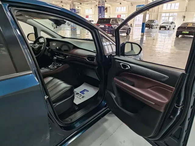 GAC Trumpchi M6 — Фото автомобиля 12