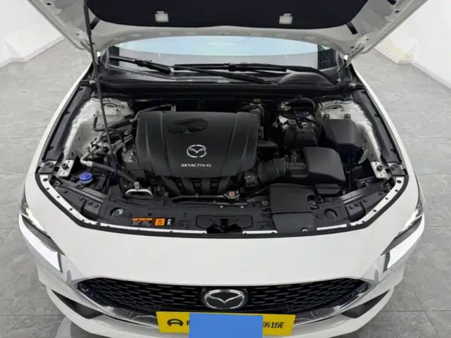 Mazda Axela — Фото автомобиля 16
