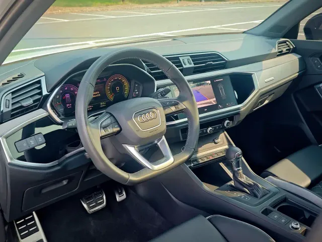 Audi Q3 — Фото автомобиля 11