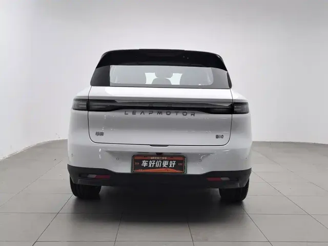 Leapmotor B10 — Фото автомобиля 4