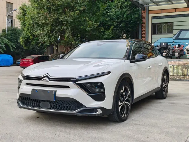 Фотография автомобиля — Citroen C5 X