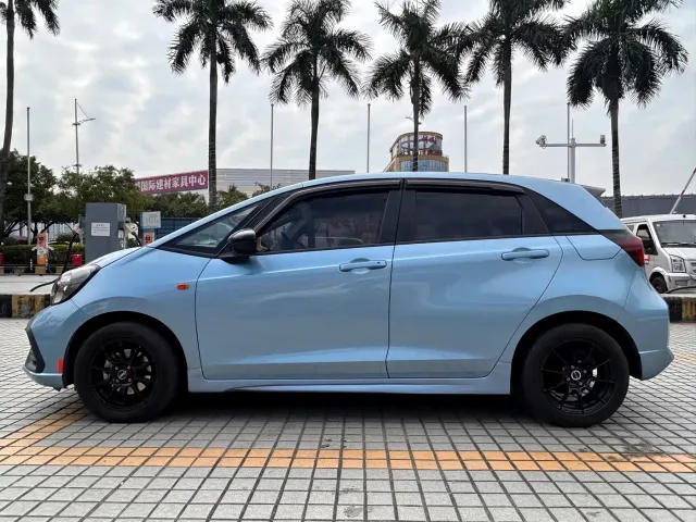Honda Fit — Фото автомобиля 5
