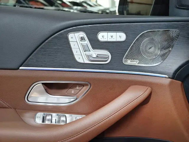 Mercedes-Benz GLE-Class — Фото автомобиля 29