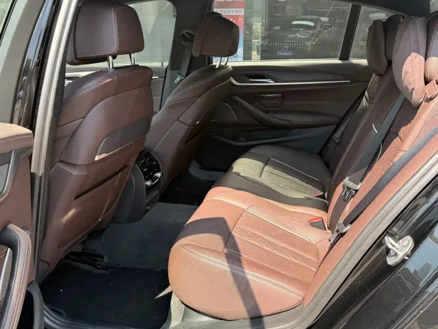 BMW 5 Series — Фото автомобиля 7