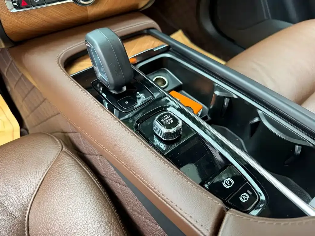 Volvo Volvo XC90 2023 B5 Smart Luxury Edition 5-Seater — Фото автомобиля 9