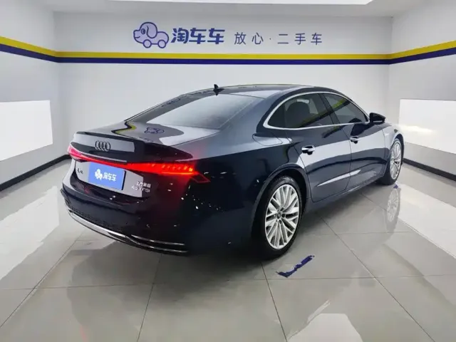 Audi A7L — Фото автомобиля 3
