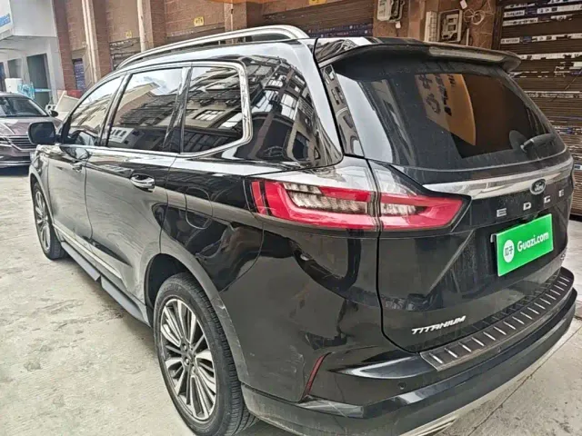 Ford Edge — Фото автомобиля 22