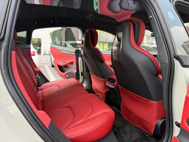 Xiaomi SU7 — Фото автомобиля 10