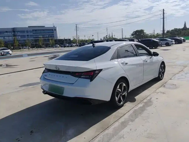 Hyundai Elantra — Фото автомобиля 6