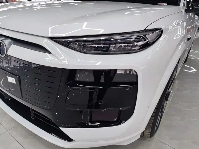 Audi Q6L e-tron — Фото автомобиля 23
