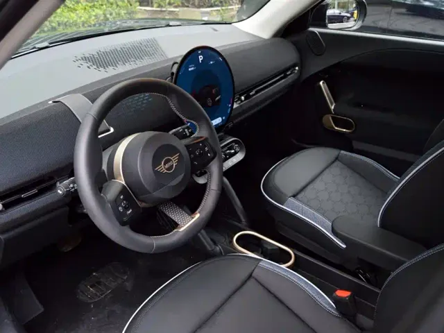 MINI Electric MINI ACEMAN — Фото автомобиля 9