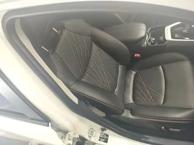 Toyota RAV4 — Фото автомобиля 24