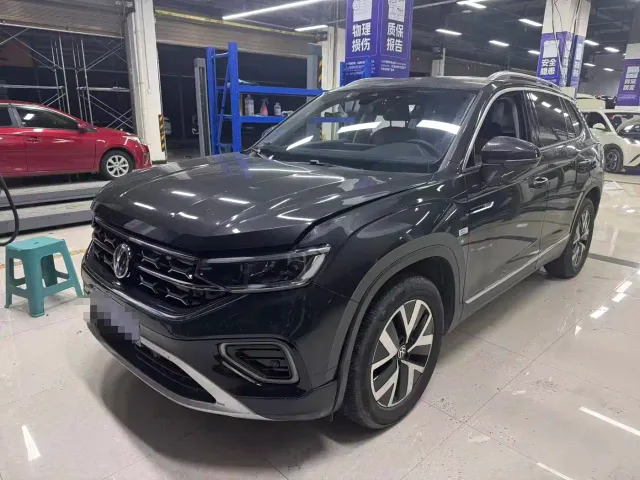 Фотография автомобиля — Volkswagen Tayron
