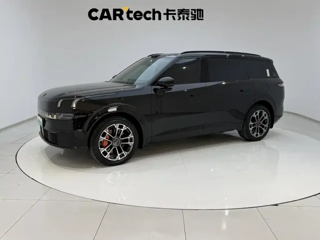 Фотография автомобиля — Lynk & Co 900