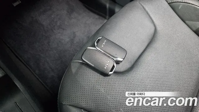 Kia Niro — Фото автомобиля 21