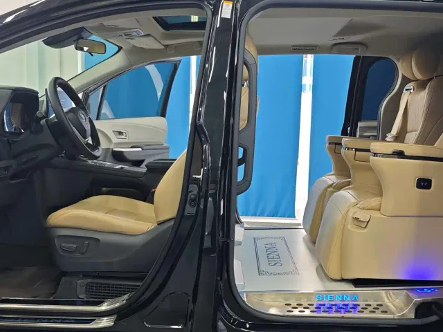 Toyota Sienna — Фото автомобиля 5