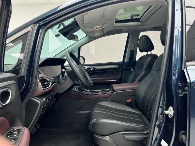 GAC Trumpchi M6 — Фото автомобиля 18
