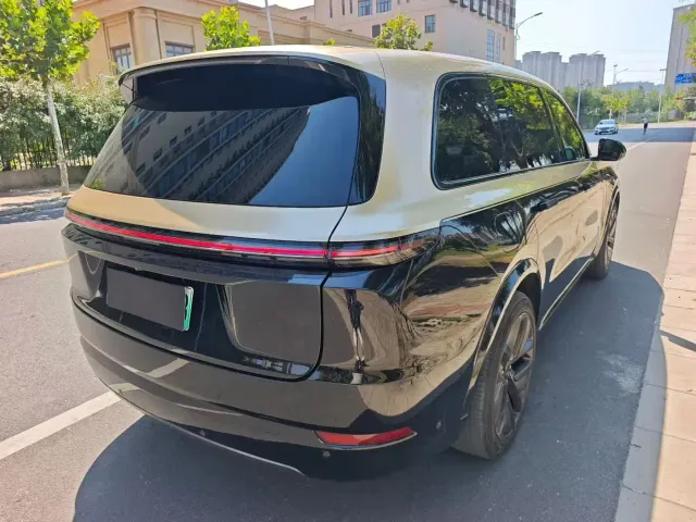 Li Auto L9 — Фото автомобиля 9