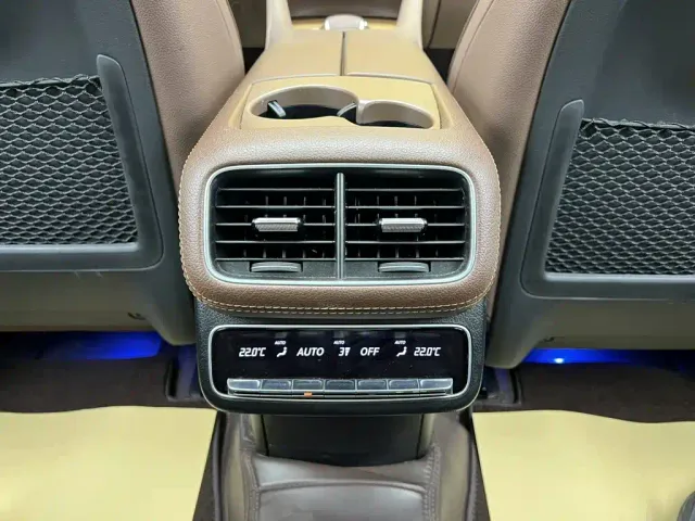 Mercedes-Benz GLE-Class — Фото автомобиля 28