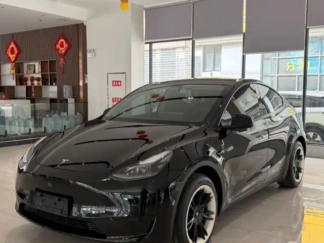 Фотография автомобиля — Tesla Model Y