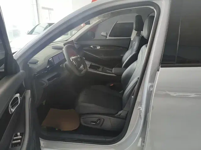 Geely Galaxy E5 — Фото автомобиля 14