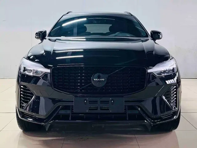 Volvo XC60 — Фото автомобиля 2