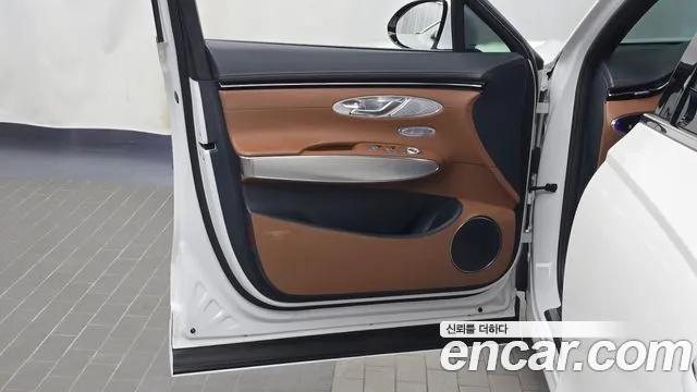 Genesis GV70 — Фото автомобиля 13