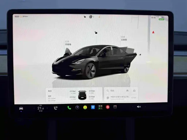 Tesla Model 3 — Фото автомобиля 16