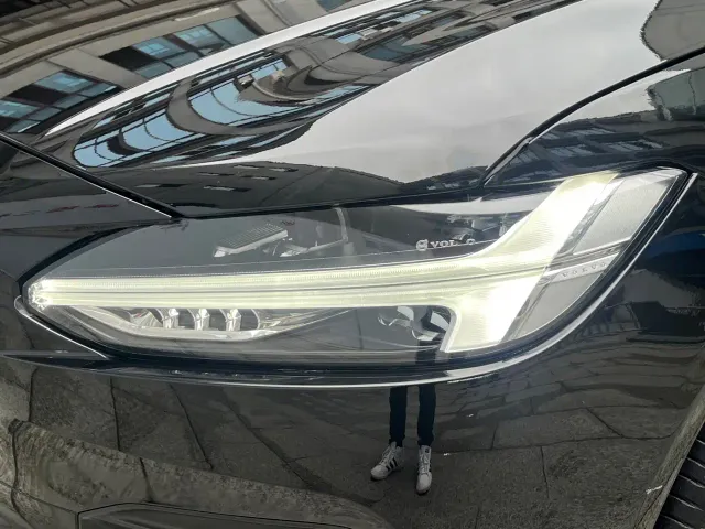 Volvo S90 — Фото автомобиля 21